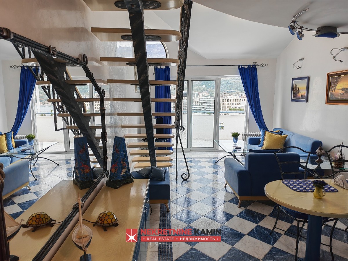 Three-Bedroom Duplex Apartment with Panoramic Sea and Old Town Views, Vidikovac, Budva